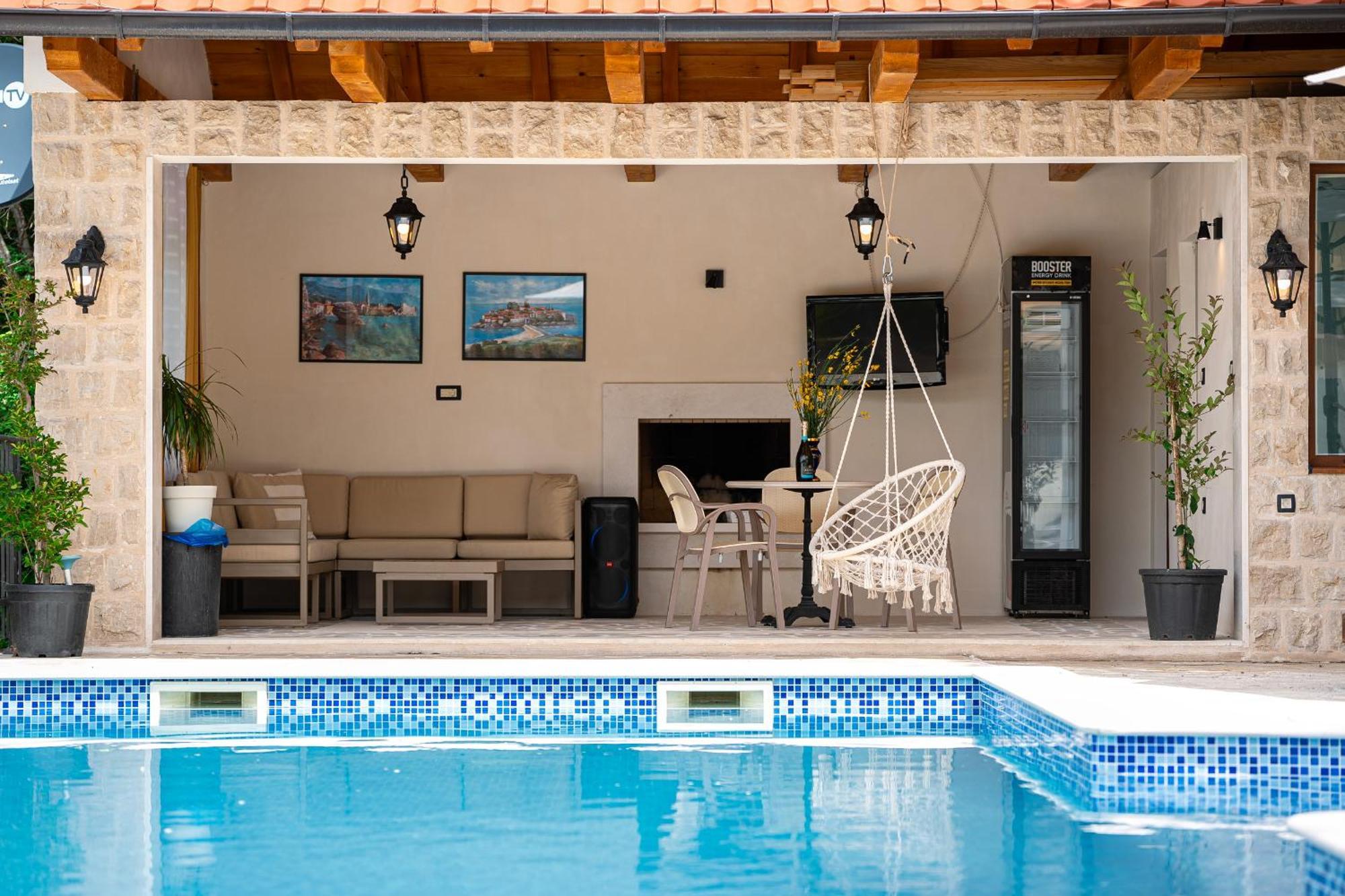 בודווה Sunset & Sunrise Villas In Stanisici-Two Villas With Common Pool מראה חיצוני תמונה