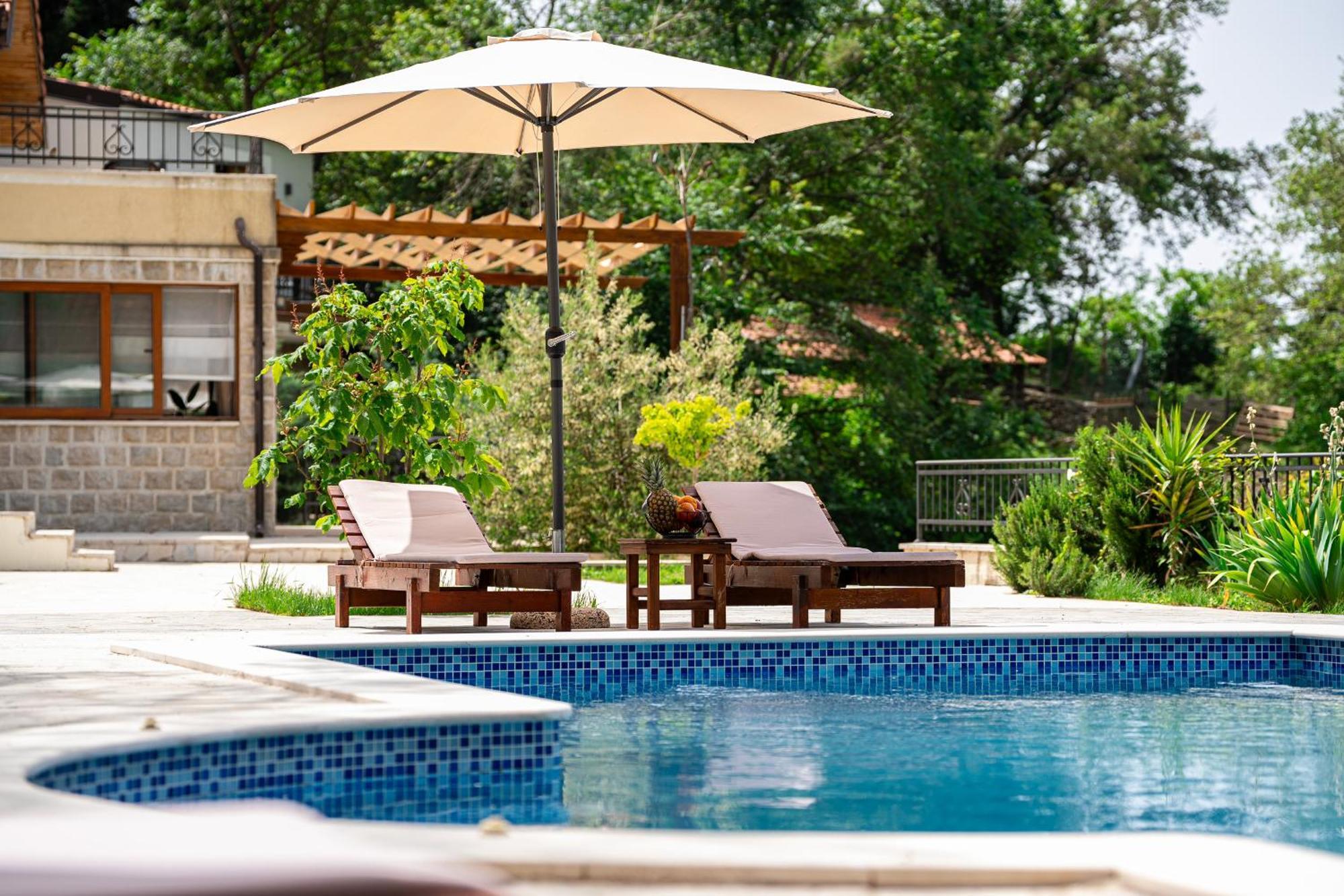 בודווה Sunset & Sunrise Villas In Stanisici-Two Villas With Common Pool מראה חיצוני תמונה