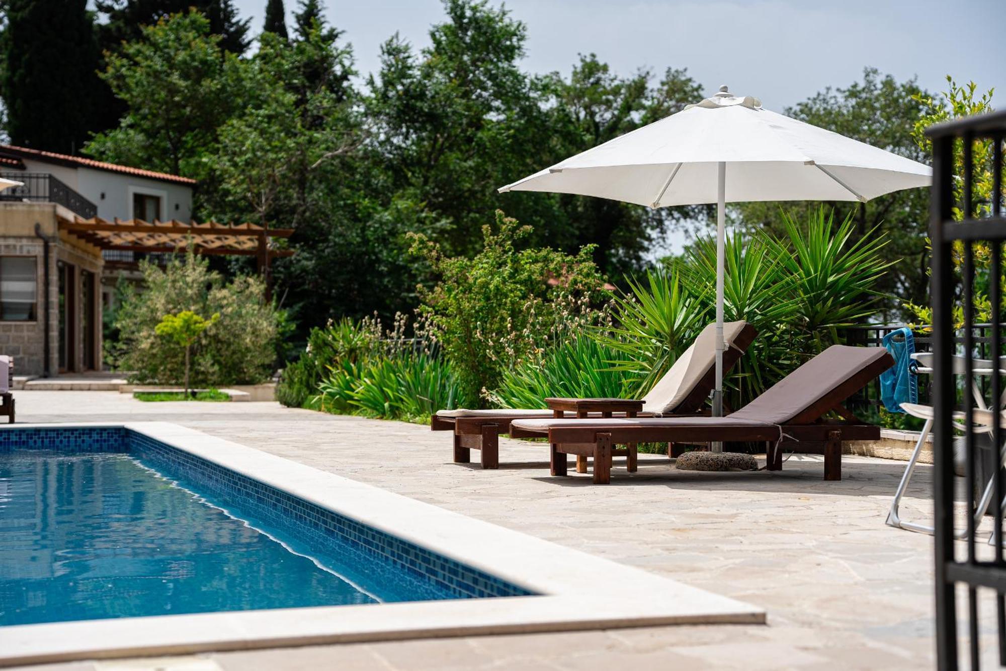 בודווה Sunset & Sunrise Villas In Stanisici-Two Villas With Common Pool מראה חיצוני תמונה
