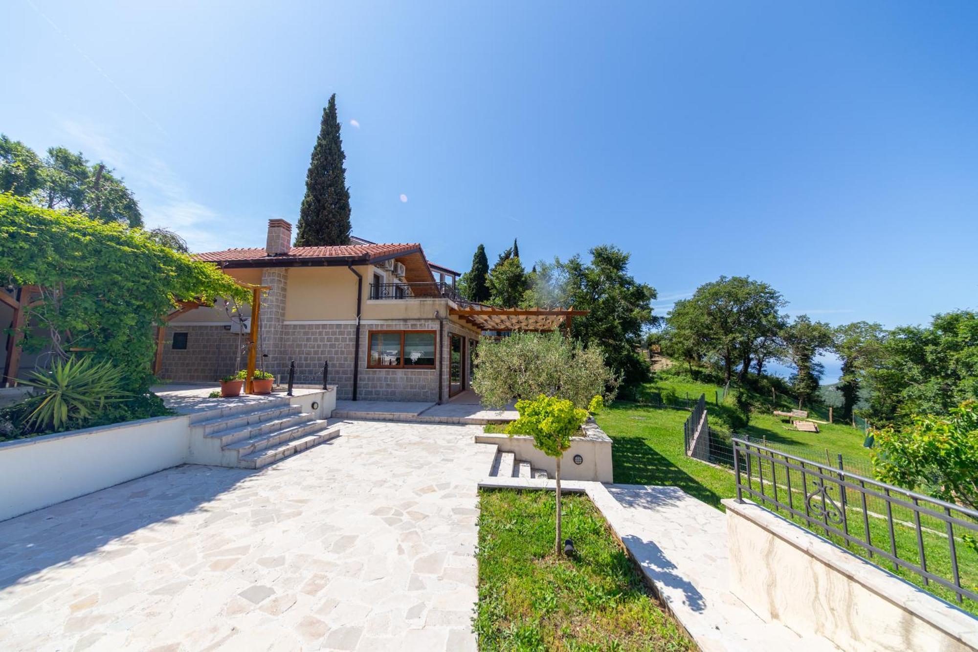 בודווה Sunset & Sunrise Villas In Stanisici-Two Villas With Common Pool מראה חיצוני תמונה