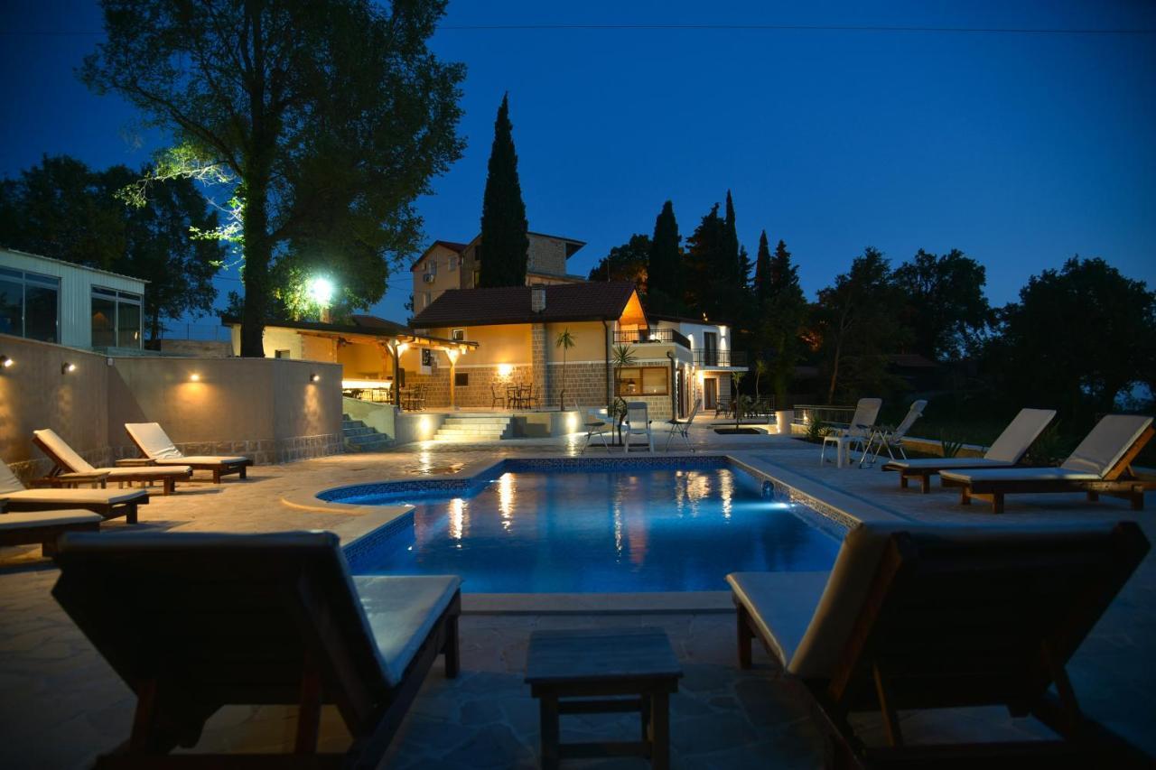 בודווה Sunset & Sunrise Villas In Stanisici-Two Villas With Common Pool מראה חיצוני תמונה