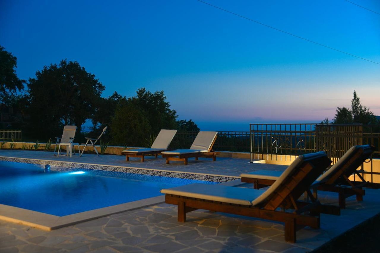 בודווה Sunset & Sunrise Villas In Stanisici-Two Villas With Common Pool מראה חיצוני תמונה